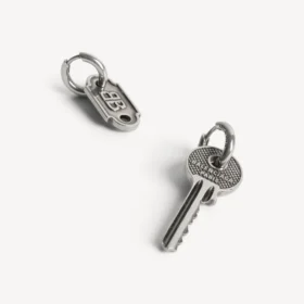Aretes Neverlost para hombre en plata antigua