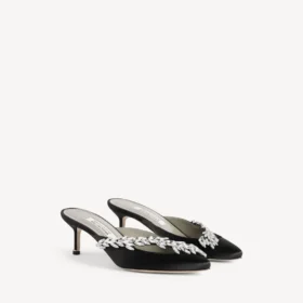 Balenciaga para mujer | Mules de Manolo Blahnik en negro