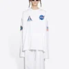 Balenciaga x NASA para hombre, camiseta de cuello redondo de manga larga con estampado espacial, blanca, 662496TKVD79040