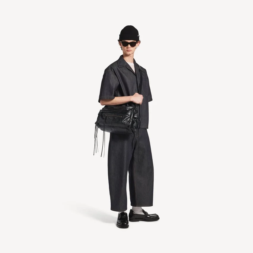 Bolso cruzado de múltiples bolsillos Le City para hombre, mediano, en negro Bolso cruzado de múltiples bolsillos Le City para hombre, mediano, en negro