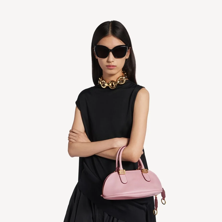 Bolso de boliche tipo bolero para mujer, modelo mini, en color cuarzo rosa Bolso de boliche tipo bolero para mujer, modelo mini, en color cuarzo rosa