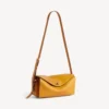 Bolso de hombro Le 7 para mujer, tamaño mediano, en color curry Bolso de hombro Le 7 para mujer, tamaño mediano, en color curry