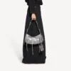 Bolso de hombro Le Cagole para mujer, tamaño pequeño, en color plateado Bolso de hombro Le Cagole para mujer, tamaño pequeño, en color plateado