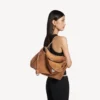 Bolso de mano Rodeo mediano para mujer en color camel Bolso de mano Rodeo mediano para mujer en color camel
