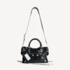 Bolso Le City para mujer, pequeño, con tachuelas gigantes y pedrería, en negro Bolso Le City para mujer, pequeño, con tachuelas gigantes y pedrería, en negro