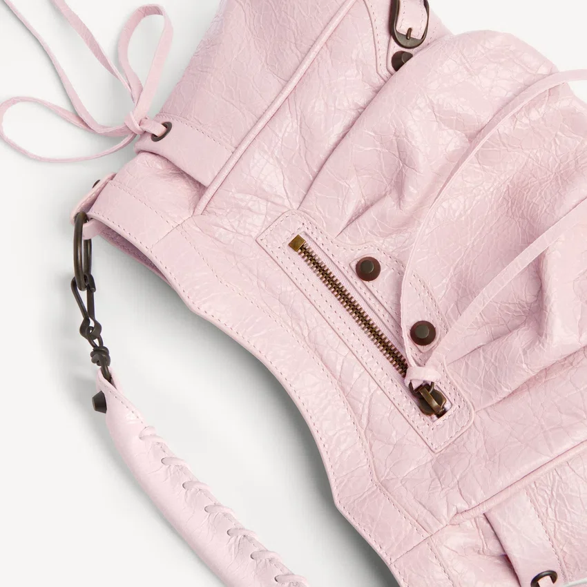 Bolso tipo cubo «Le City» para mujer, tamaño pequeño, en rosa pétalo Bolso tipo cubo «Le City» para mujer, tamaño pequeño, en rosa pétalo