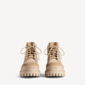 Bota baja de combate para hombre en color arena