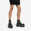 Botines de plataforma «Strike» para mujer con dijes en negro/multicolor Botines de plataforma «Strike» para mujer con dijes en negro/multicolor
