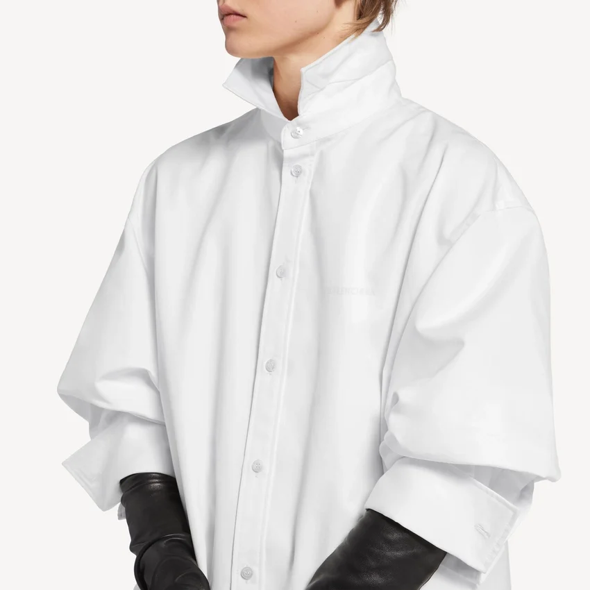 Camisa con cola para mujer en blanco Camisa con cola para mujer en blanco