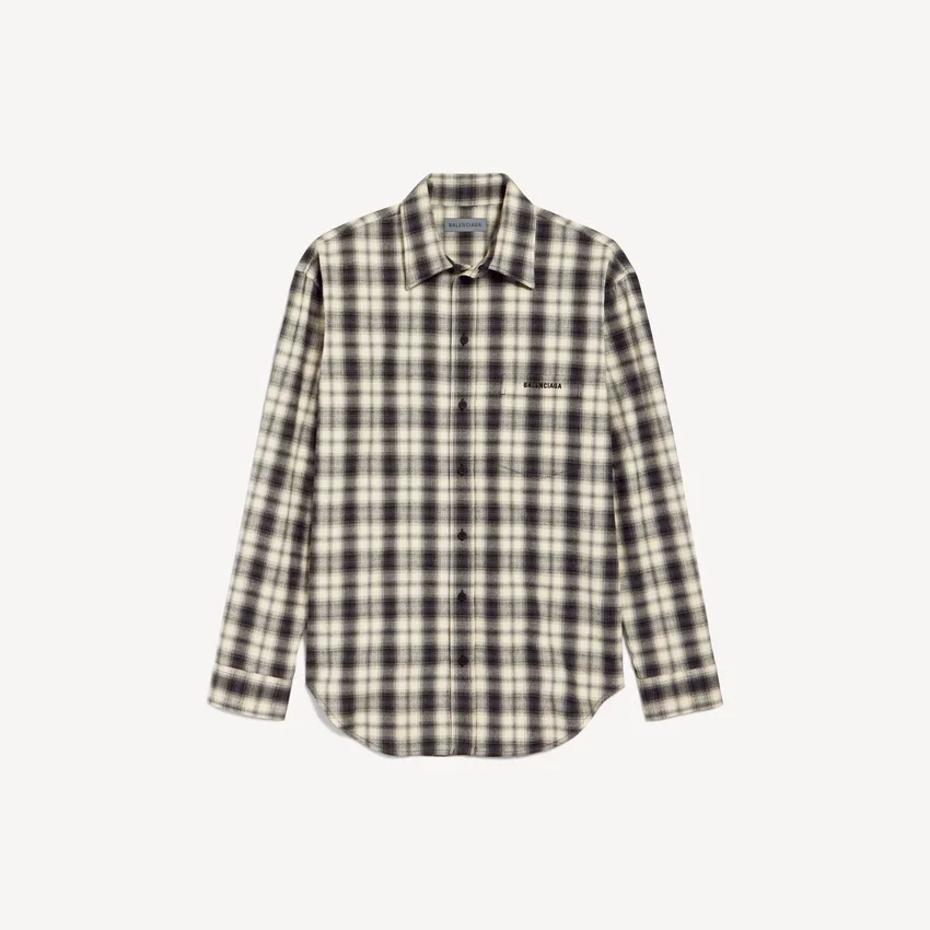 Camisa de corte regular para hombre en blanco/negro Camisa de corte regular para hombre en blanco/negro