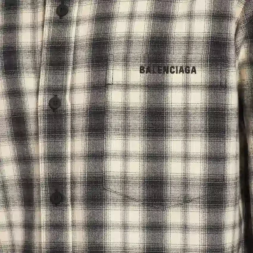Camisa de corte regular para hombre en blanco/negro Camisa de corte regular para hombre en blanco/negro