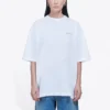Camiseta blanca de manga corta holgada con logo de letras pequeñas 556104TYK289000