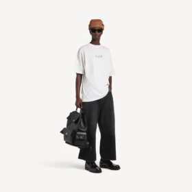 Camiseta para hombre de corte medio con diseño esquemático en blanco