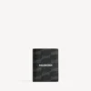 Cartera doble vertical para hombre con el BB Monogram, de lona recubierta en negro/gris Cartera doble vertical para hombre con el BB Monogram, de lona recubierta en negro/gris