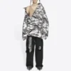 Chaqueta con hombros descubiertos Balenciaga FW21 para hombre, gris, 663004TKLD41240