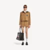 Chaqueta corta de estilo laboral para mujer en color beige Chaqueta corta de estilo laboral para mujer en color beige
