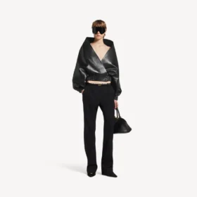 Chaqueta cruzada para mujer en negro