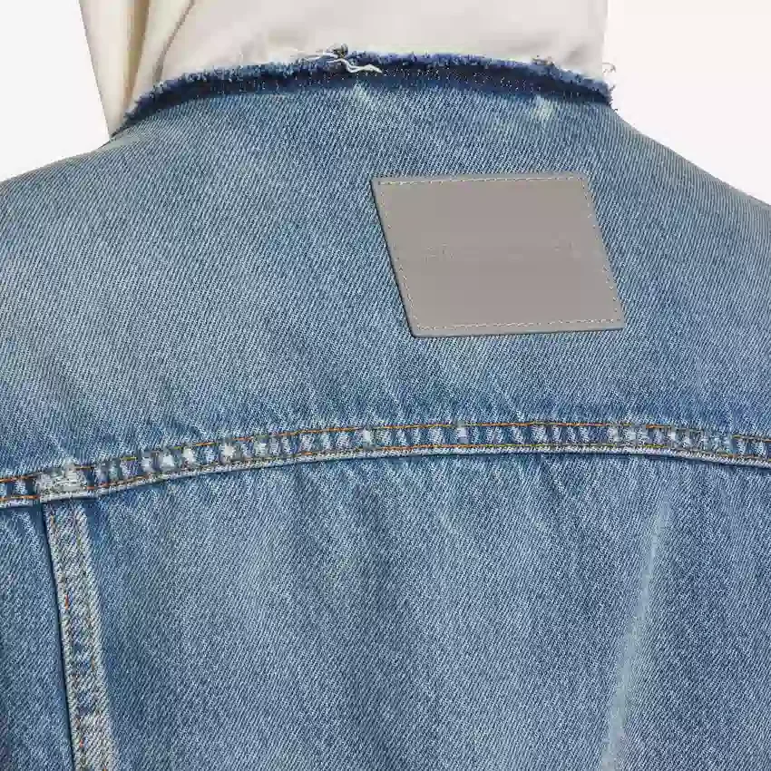 Chaqueta de corte de reloj de arena para mujer en azul oscuro Chaqueta de corte de reloj de arena para mujer en azul oscuro
