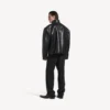 Chaqueta de piel de cordero con cremallera para hombre en negro