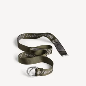 Cinturón con anilla en D para hombre en color caqui/gris