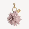 Colgante/llavero de mujer con forma de flor en cuarzo rosa
