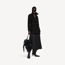 Gabardina corta tipo capullo para mujer en negro