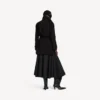Gabardina corta tipo capullo para mujer en negro Gabardina corta tipo capullo para mujer en negro