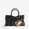 Llavero/colgante para hombre con forma de bolsa de bocadillos en rojo Llavero/colgante para hombre con forma de bolsa de bocadillos en rojo