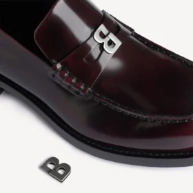 Mocasines cómodos para hombre en color burdeos oscuro