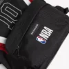 Mochila Explorer de Balenciaga para hombre | Colaboración con la NBA en negro/blanco/rojo bermellón Mochila Explorer de Balenciaga para hombre | Colaboración con la NBA en negro/blanco/rojo bermellón