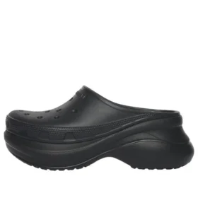 Mules de Crocs en «Negro» 720762W1S8E1000