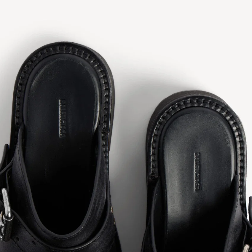Mules Venom para hombre en negro Mules Venom para hombre en negro