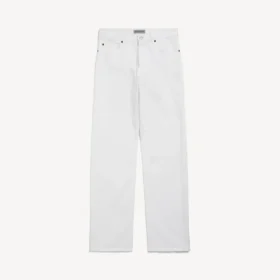 Pantalones de mezclilla de corte ajustado para hombre en blanco
