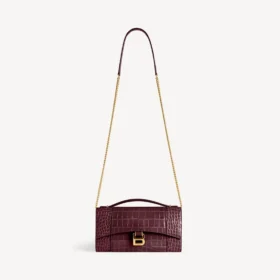 Pochette de mujer con forma de Hourglass y cadena en color burdeos oscuro Pochette de mujer con forma de Hourglass y cadena en color burdeos oscuro