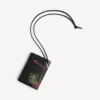 Portatarjetas para pasaporte de hombre con dije en negro/multicolor