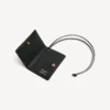 Portatarjetas para pasaporte de hombre con dije en negro/multicolor