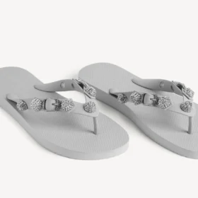 sandalia de tiras cagole para mujer en gris balenciaga cristal 2 280x280 - Sandalia de tiras &laquo;Cagole&raquo; para mujer en gris Balenciaga/cristal