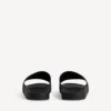 Sandalia tipo chancla para hombre en negro