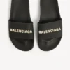 Sandalias tipo chancla de piscina para hombre en negro/blanco
