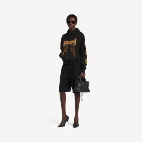 Sudadera con capucha Balenciaga Sacra Cœur para mujer, corte medio, en negro