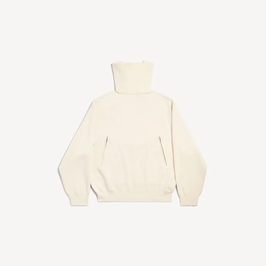 Suéter de cuello alto para mujer, con diseño invertido, en blanco roto Suéter de cuello alto para mujer, con diseño invertido, en blanco roto