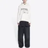 Suéter de hombre Balenciaga x RuPaul Crossover FW21 con estampado de letras, color blanco cremoso 670946TLV569057