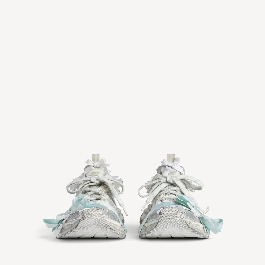 Zapatilla con cordones para mujer 3XL en color topo/blanco/azul claro Zapatilla con cordones para mujer 3XL en color topo/blanco/azul claro