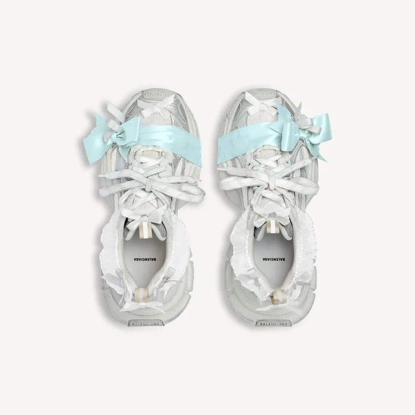 Zapatilla con cordones para mujer 3XL en color topo/blanco/azul claro Zapatilla con cordones para mujer 3XL en color topo/blanco/azul claro