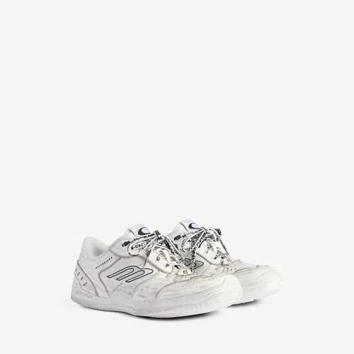 Zapatilla Hamptons para mujer, estilo desgastado medio, en blanco Zapatilla Hamptons para mujer, estilo desgastado medio, en blanco
