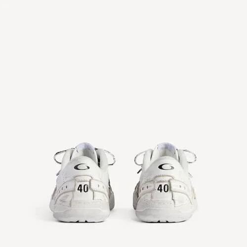 Zapatilla Hamptons para mujer, estilo desgastado medio, en blanco Zapatilla Hamptons para mujer, estilo desgastado medio, en blanco