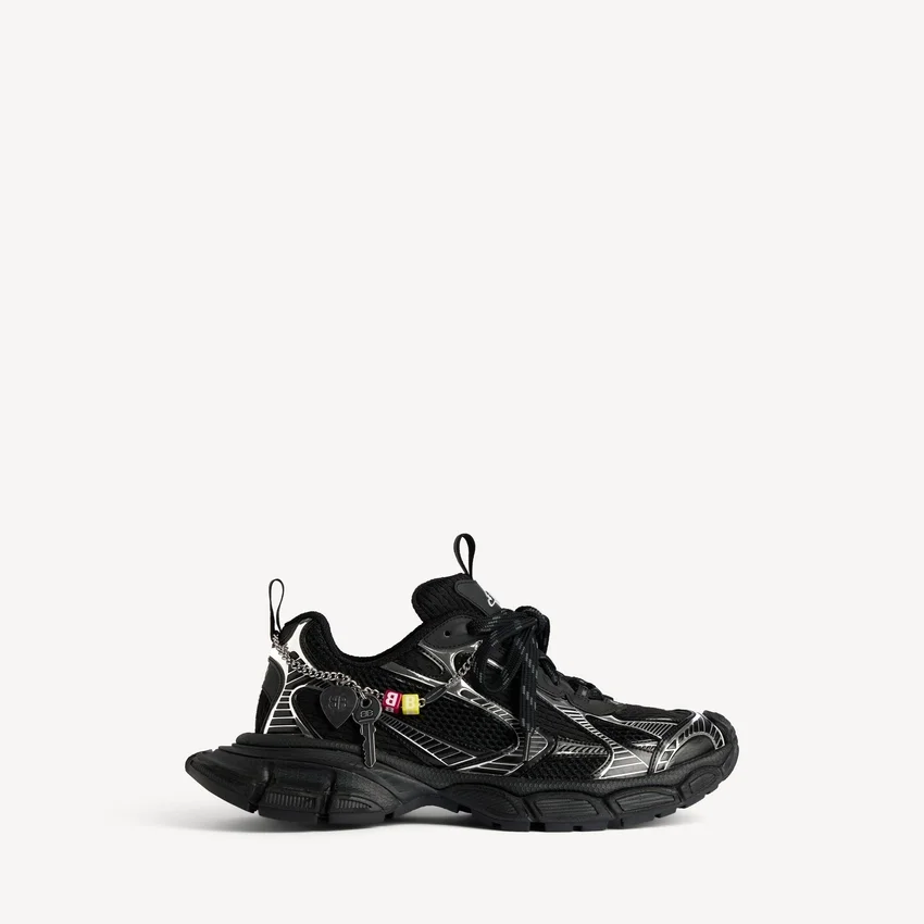 Zapatilla para hombre talla 3XL con dijes en negro/plateado Zapatilla para hombre talla 3XL con dijes en negro/plateado