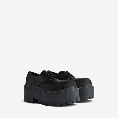 Zapatos Derby de plataforma «Strike» para mujer en negro Zapatos Derby de plataforma «Strike» para mujer en negro
